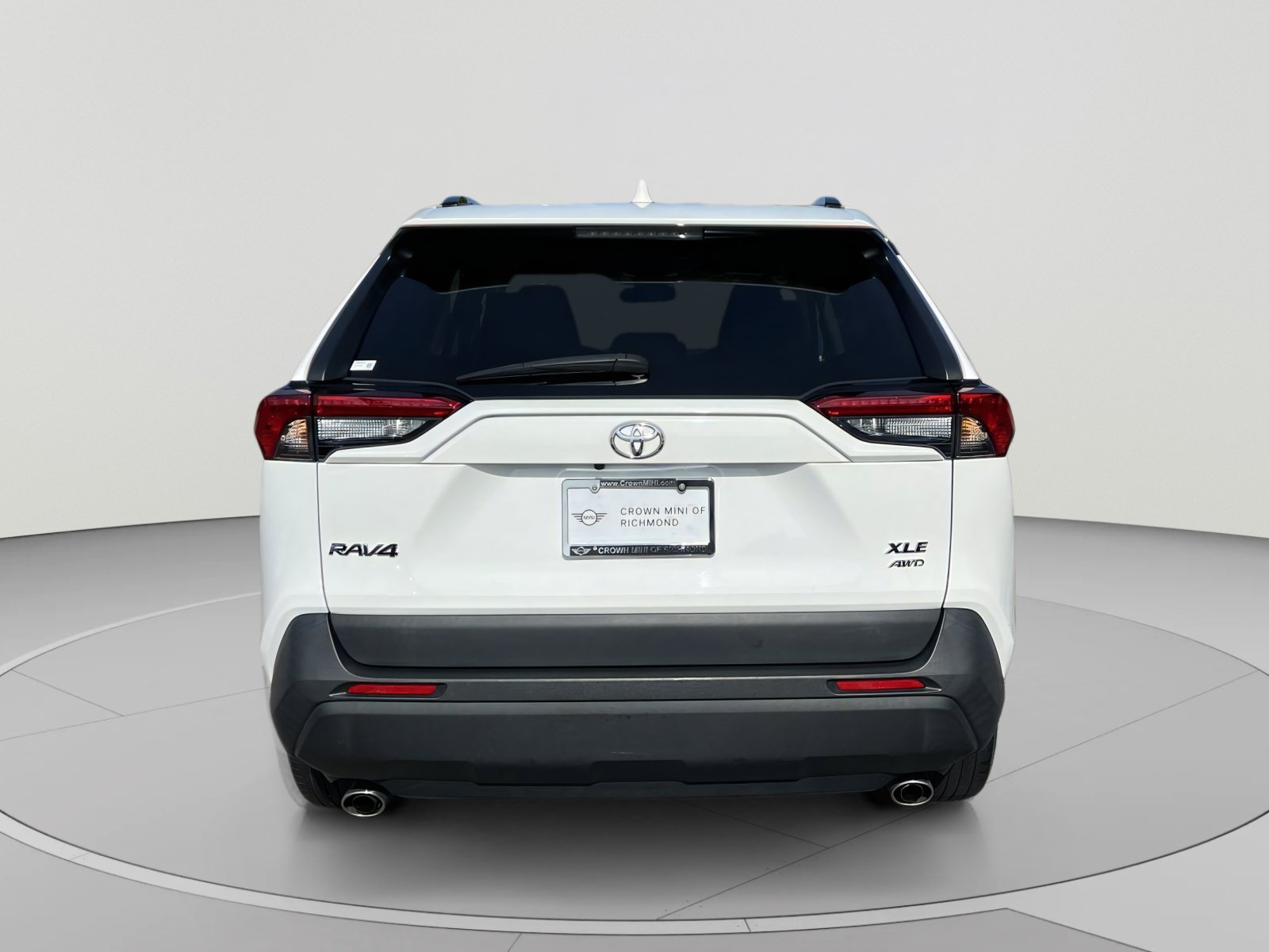 Used 2022 Toyota RAV4 XLE w/ Convenience Package AWD/4WD image 4