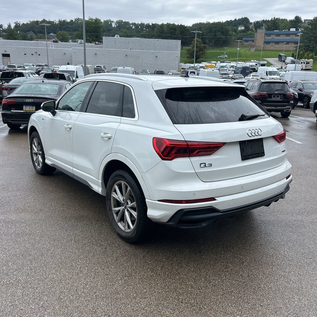 Used 2021 Audi Q3 2.0T Premium w/ Convenience Package AWD/4WD image 3
