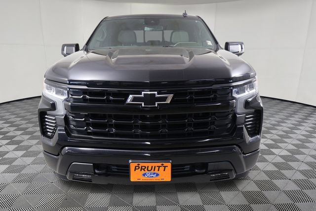 Used 2022 Chevrolet Silverado 1500 RST AWD/4WD image 3