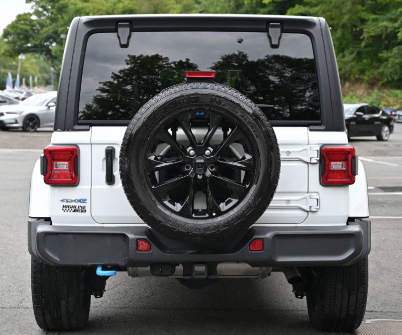 Used 2023 Jeep Wrangler Sahara image 7