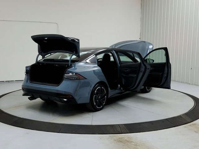 New 2026 Nissan Sentra SR w/ Floor Mat Package image 15