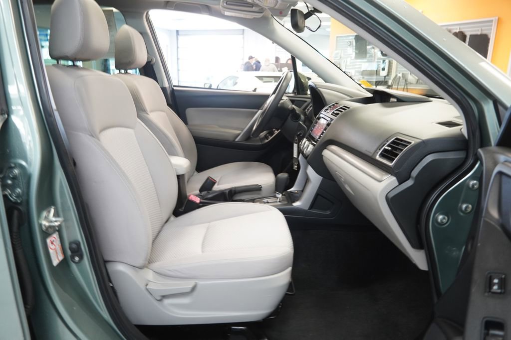 Used 2016 Subaru Forester 2.5i Premium image 32