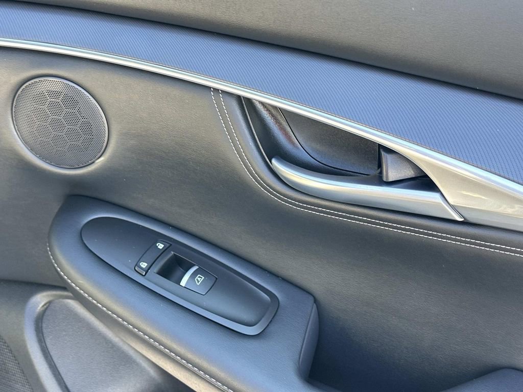 Certified 2025 INFINITI QX55 Luxe image 38