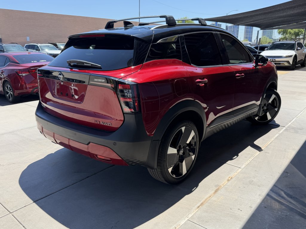 Used 2025 Nissan Kicks SR w/ SR Premium Package AWD/4WD image 4