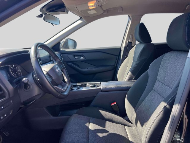 Certified 2025 Nissan Rogue SV AWD/4WD image 13
