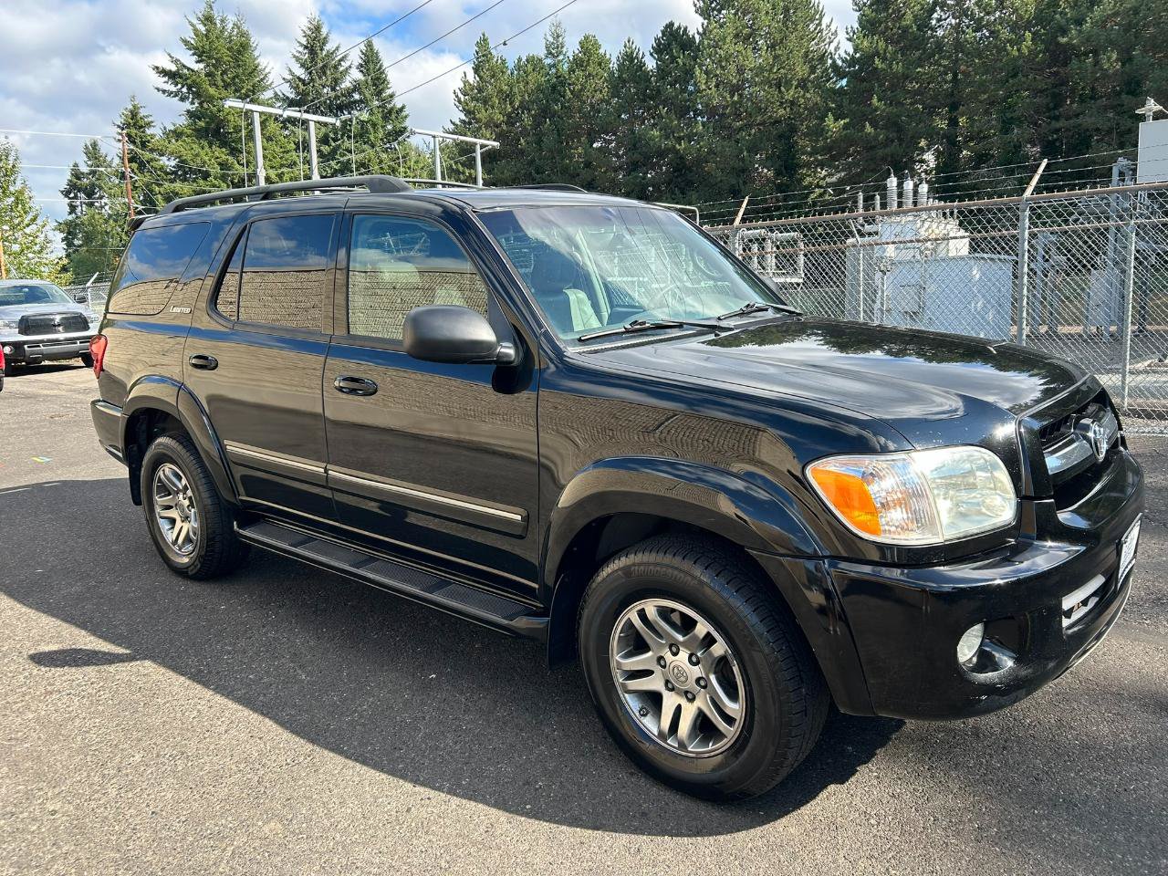 Used 2007 Toyota Sequoia Limited w/ Convenience Pkg AWD/4WD image 3