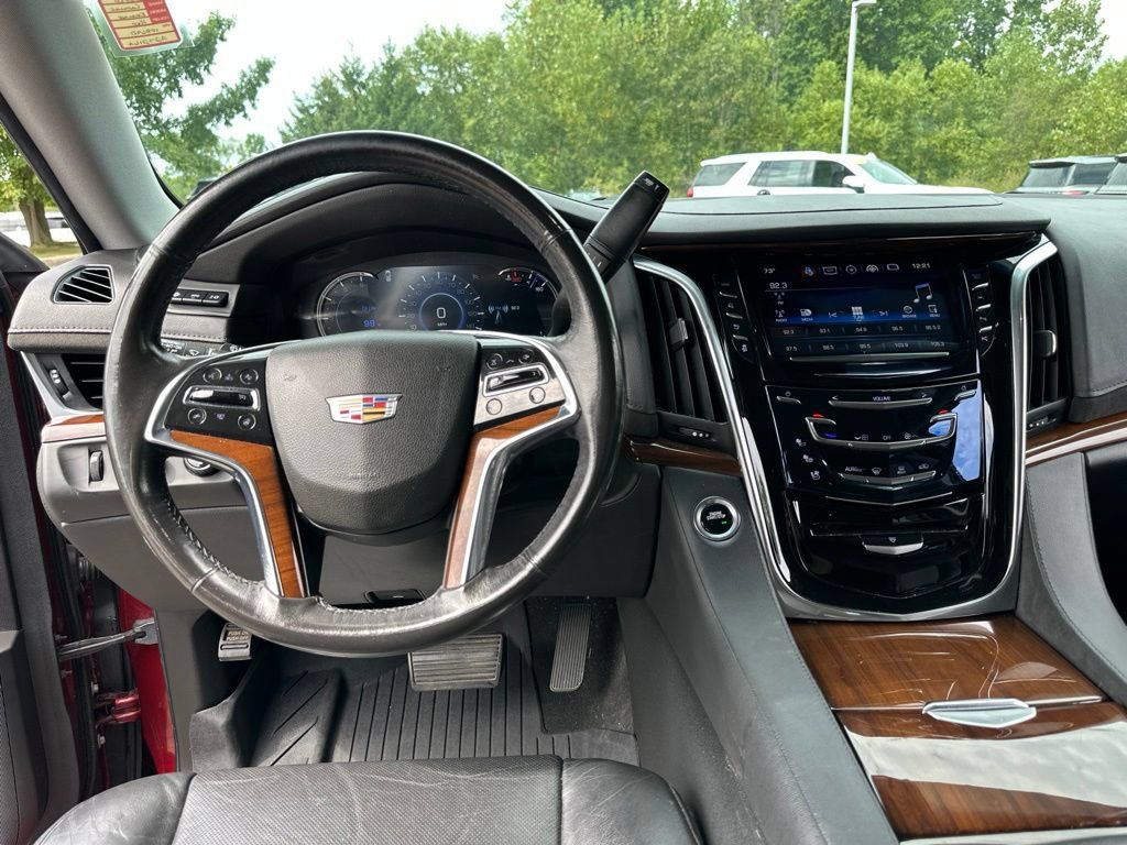 Used 2020 Cadillac Escalade Luxury AWD/4WD image 52