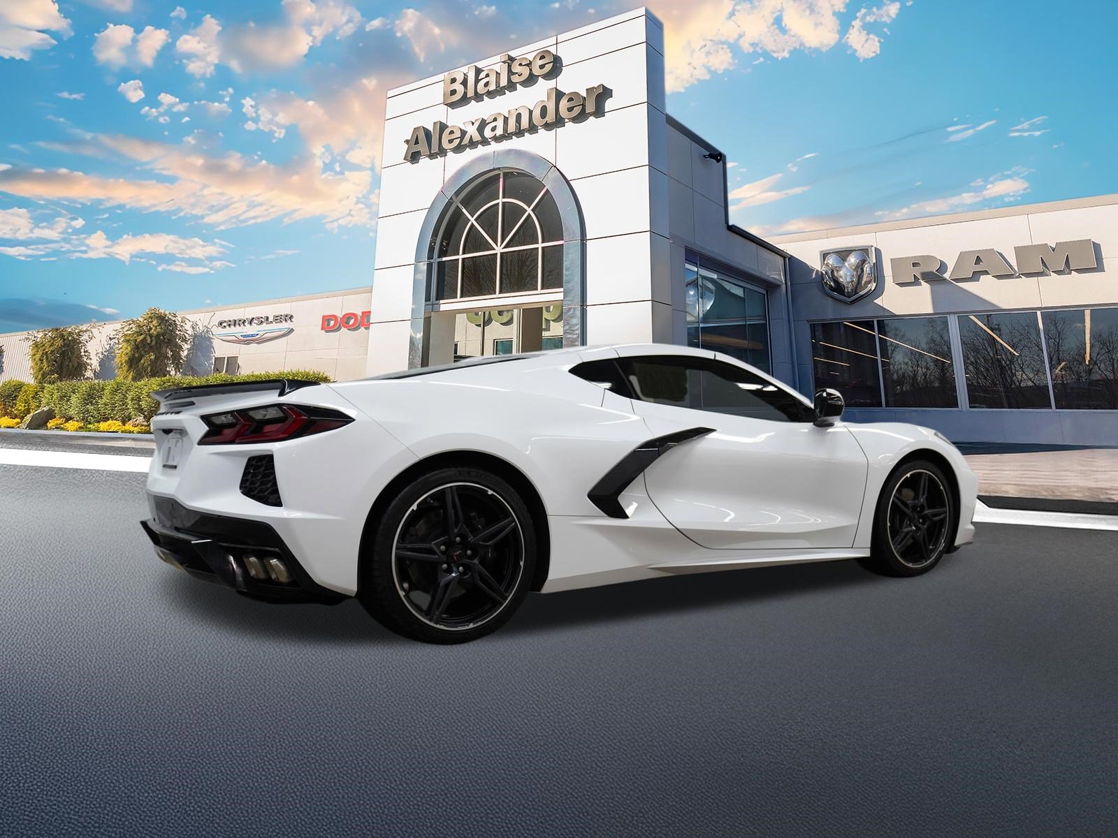 Used 2024 Chevrolet Corvette Stingray Coupe w/ 1LT RWD video 3