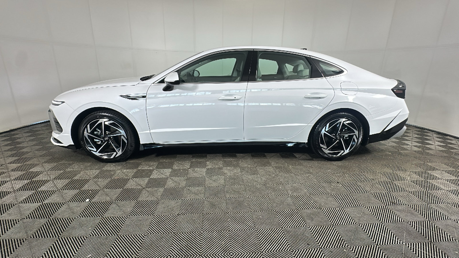 Certified 2026 Hyundai Sonata SEL FWD image 6