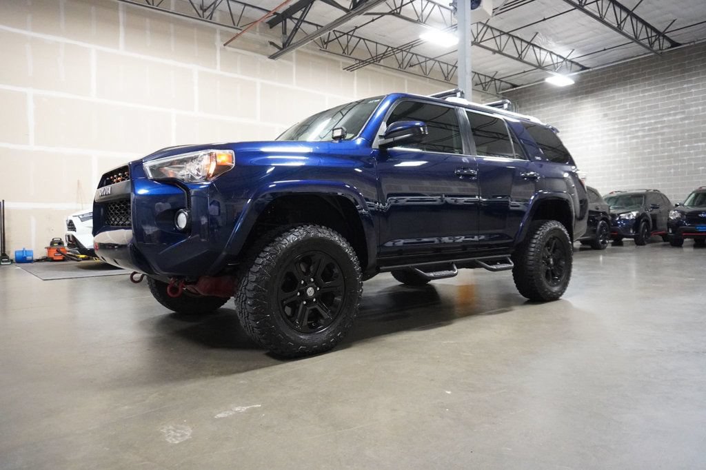 Used 2017 Toyota 4Runner SR5 AWD/4WD image 2