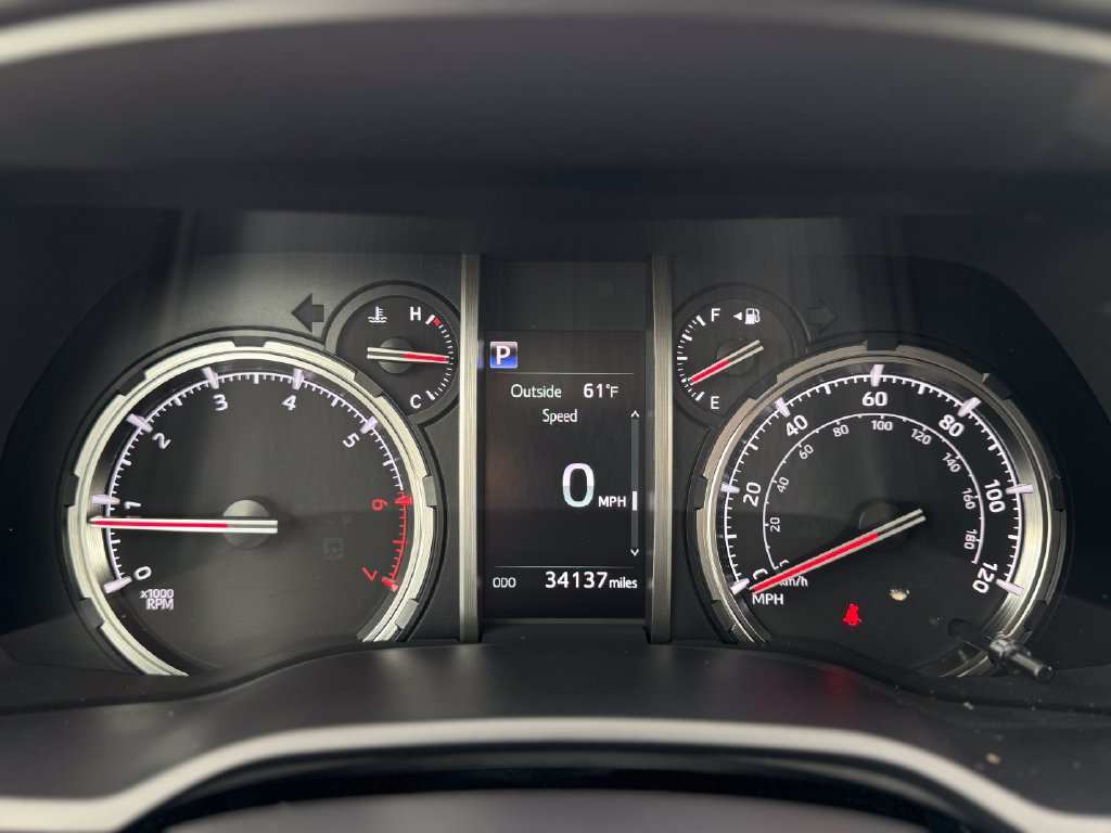 Used 2024 Toyota 4Runner TRD Off-Road Premium AWD/4WD image 18