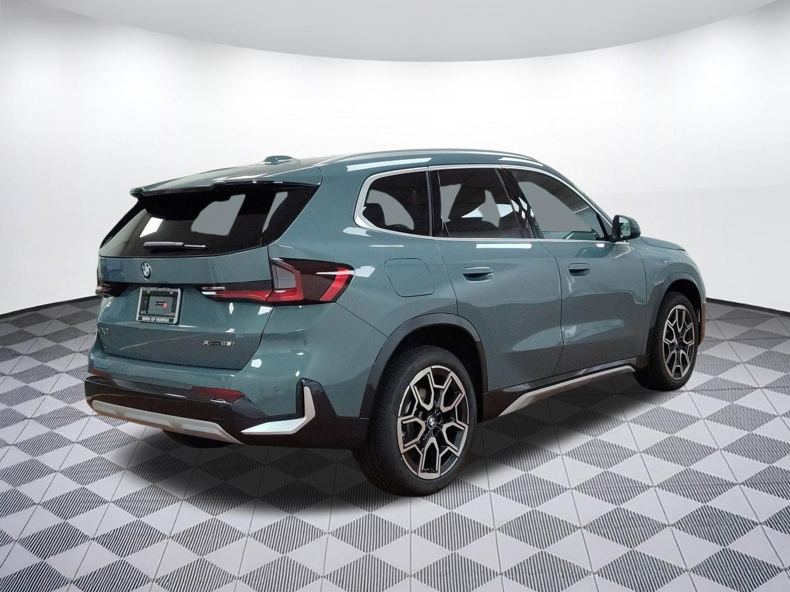 Certified 2025 BMW X1 xDrive28i w/ Convenience Package AWD/4WD image 9