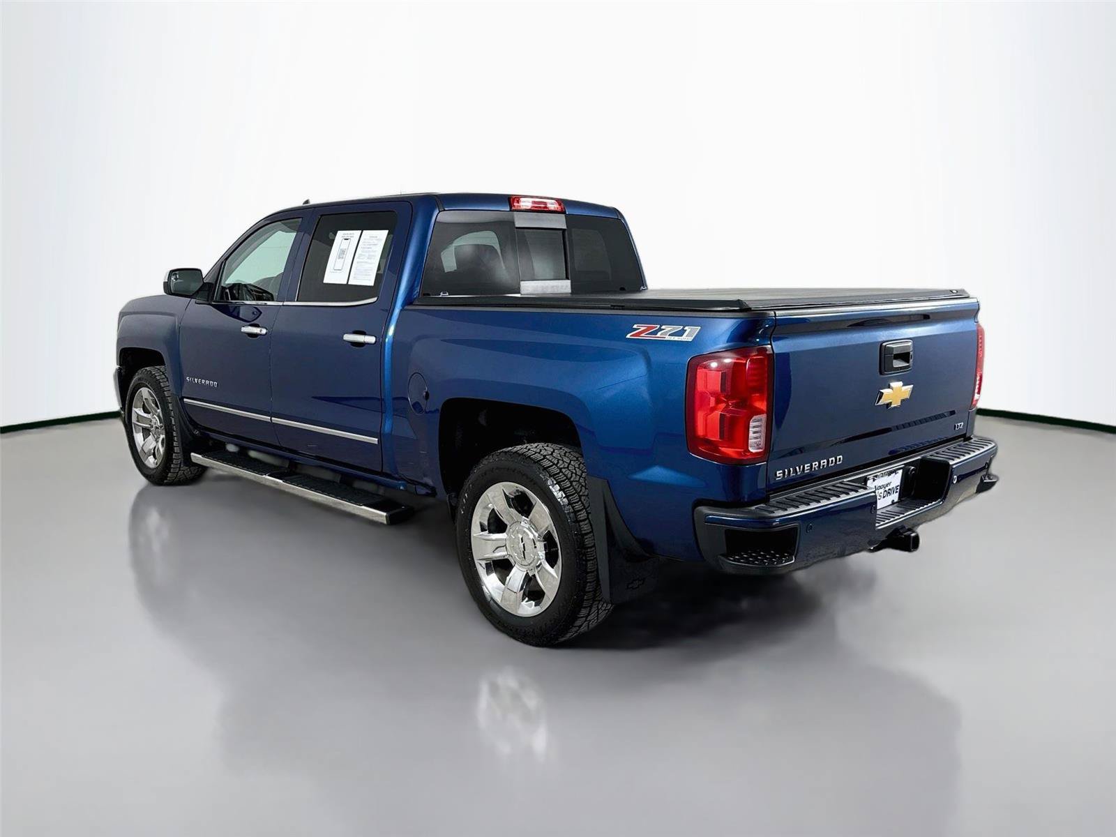 Used 2017 Chevrolet Silverado 1500 LTZ Z71 w/ LTZ Plus Package AWD/4WD image 7