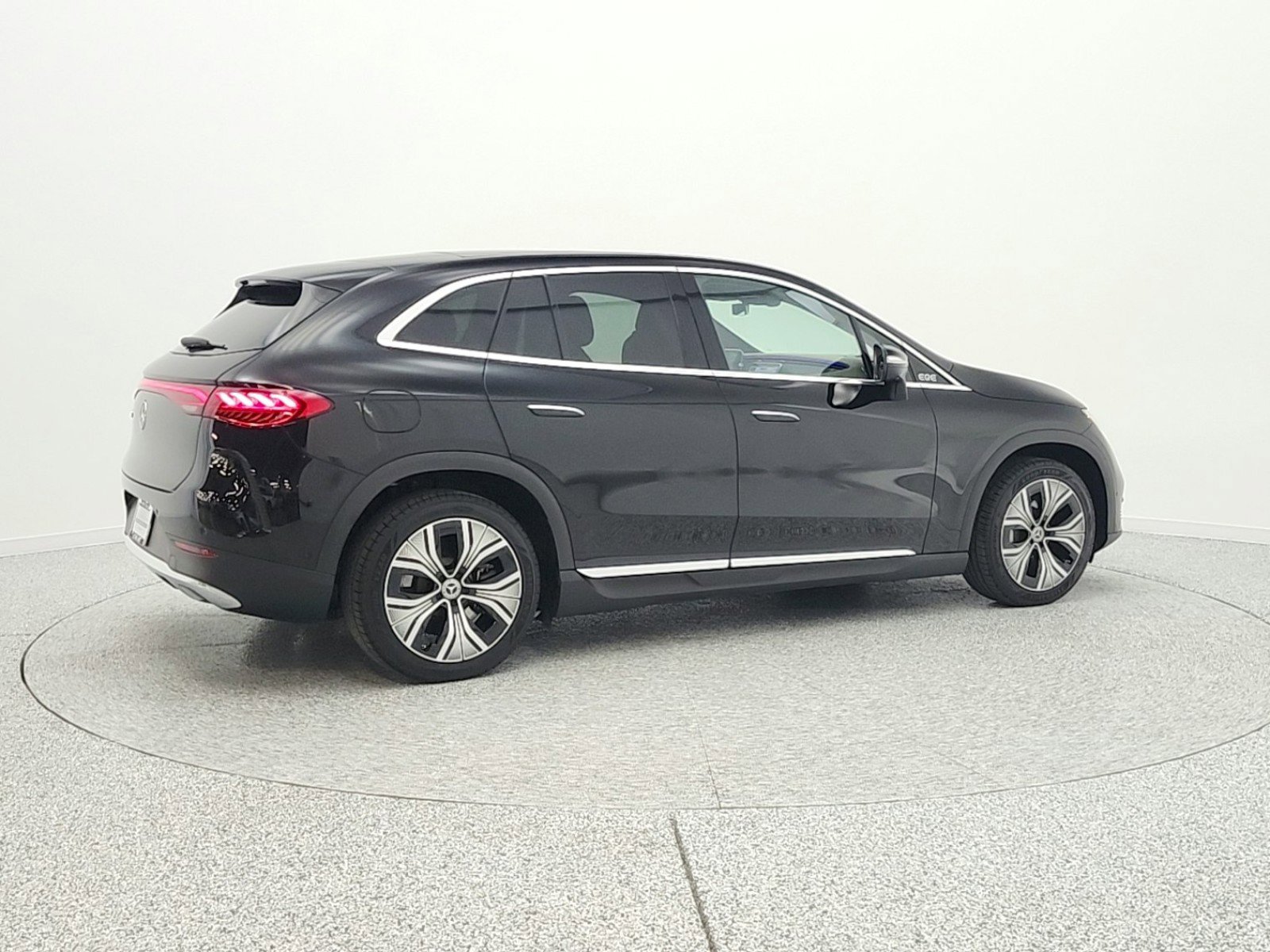 Used 2023 Mercedes-Benz EQE 350+ SUV image 5