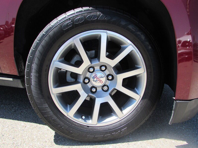 Used 2016 GMC Yukon Denali w/ Open Road Package RWD image 33