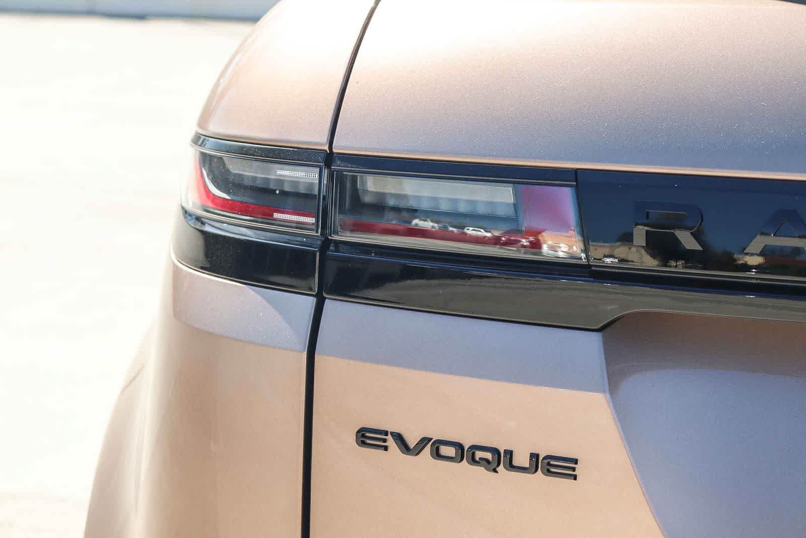 New 2026 Land Rover Range Rover Evoque Hoxton AWD/4WD image 7