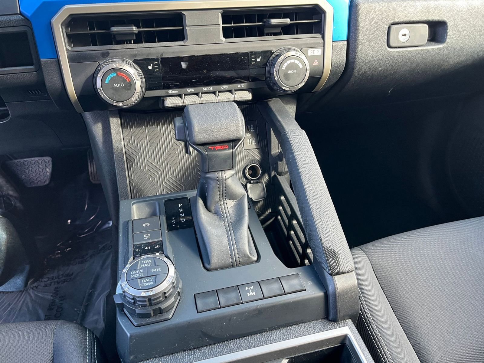 Used 2025 Toyota Tacoma TRD Off-Road image 40