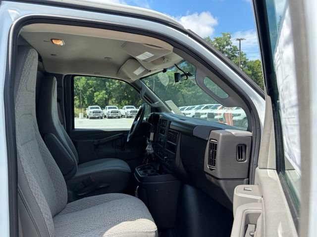 New 2026 Chevrolet Express 2500 w/ Driver Convenience Package RWD image 28