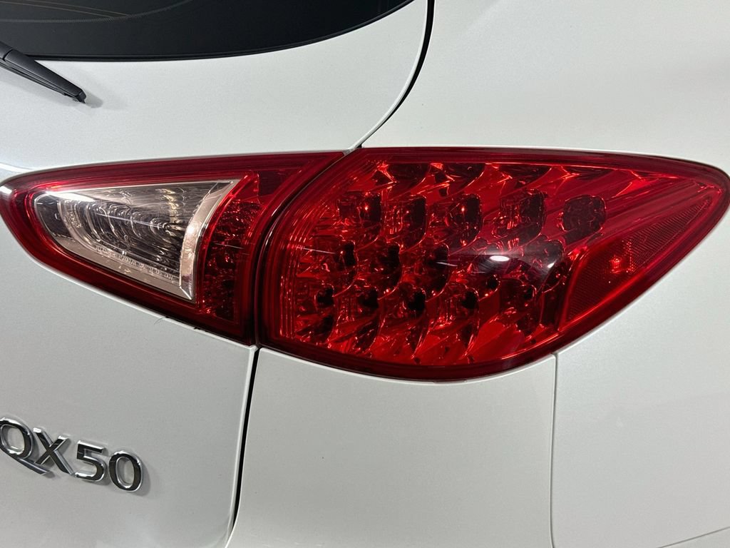 Used 2017 INFINITI QX50 2WD w/ Deluxe Touring Package image 35