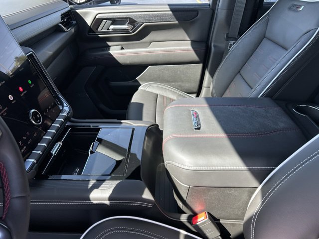 New 2026 GMC Yukon AT4 Ultimate AWD/4WD image 39