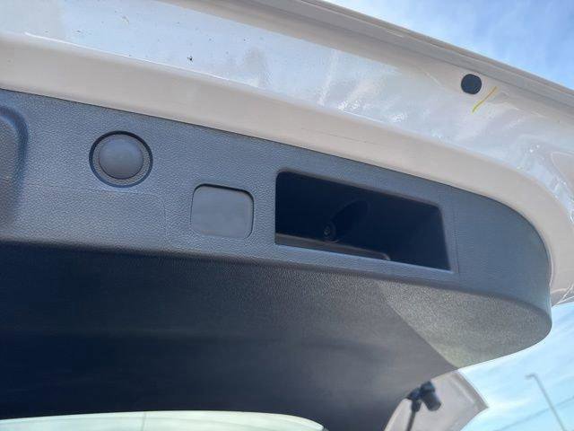 New 2026 Chevrolet Equinox LT w/ LPO, Floor Liner Package FWD image 19