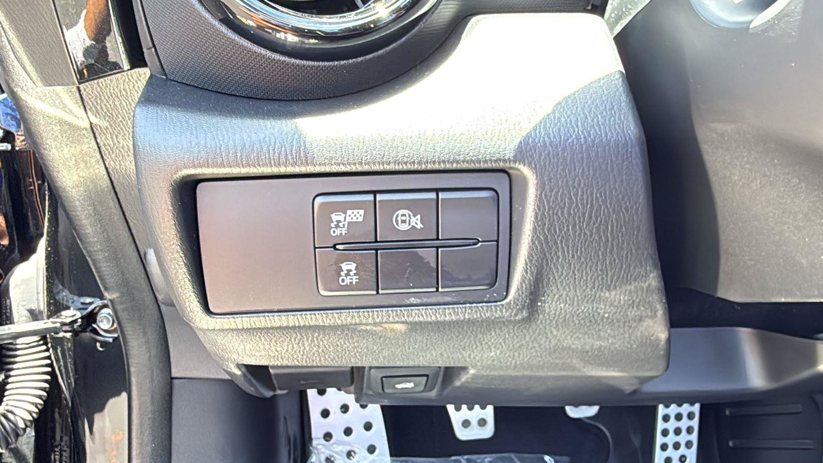 New 2026 MAZDA MX-5 Miata Club w/ Interior Package RWD image 9