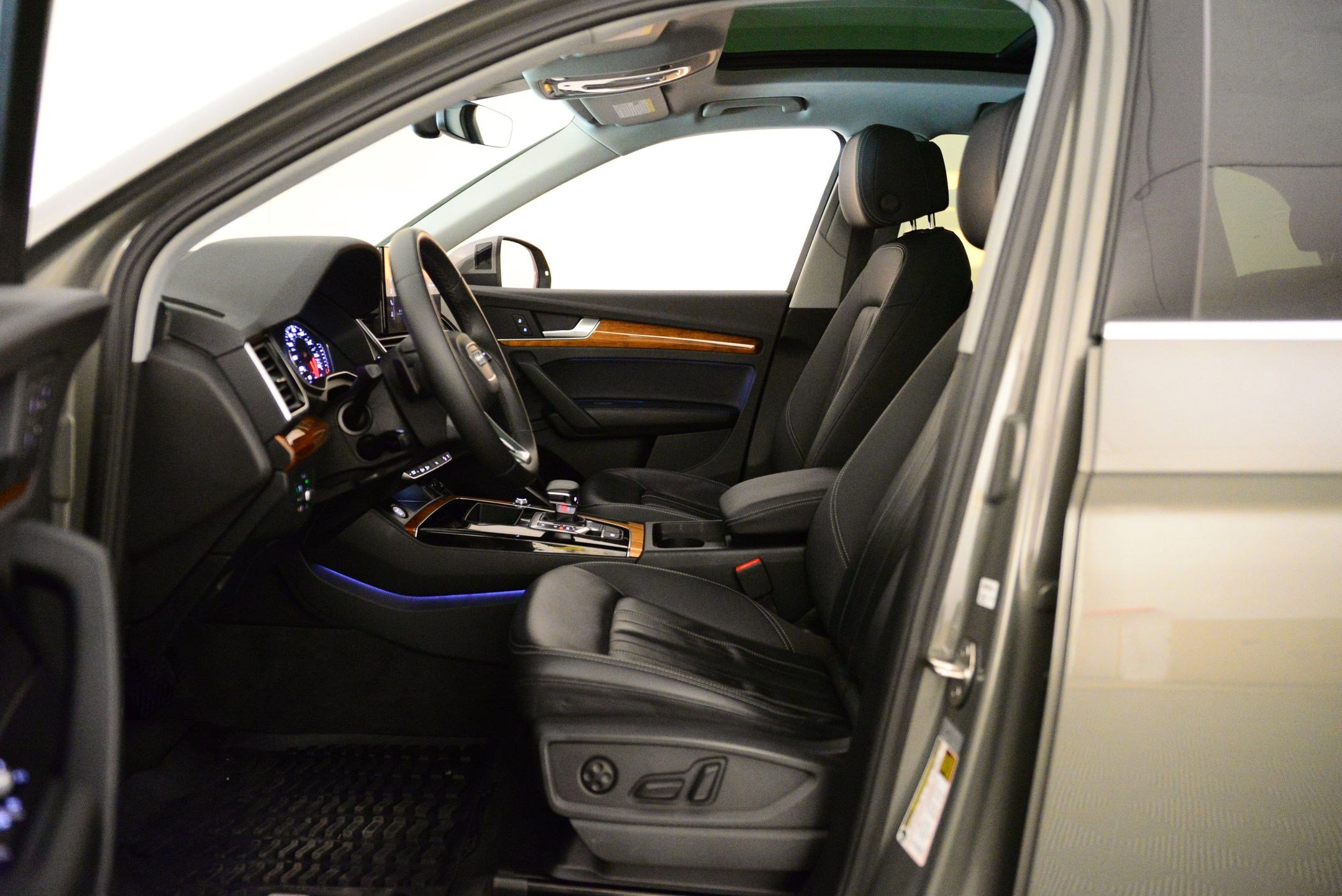 Certified 2023 Audi Q5 2.0T Premium w/ Convenience Package image 26