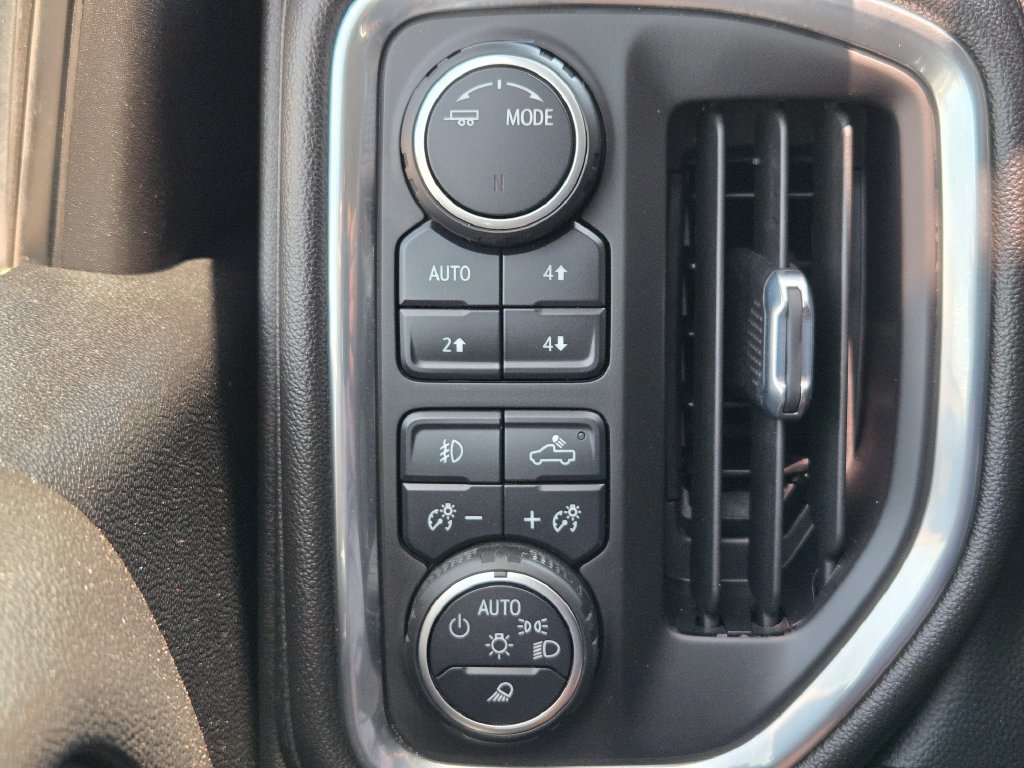 Used 2021 Chevrolet Silverado 2500 LTZ AWD/4WD image 22