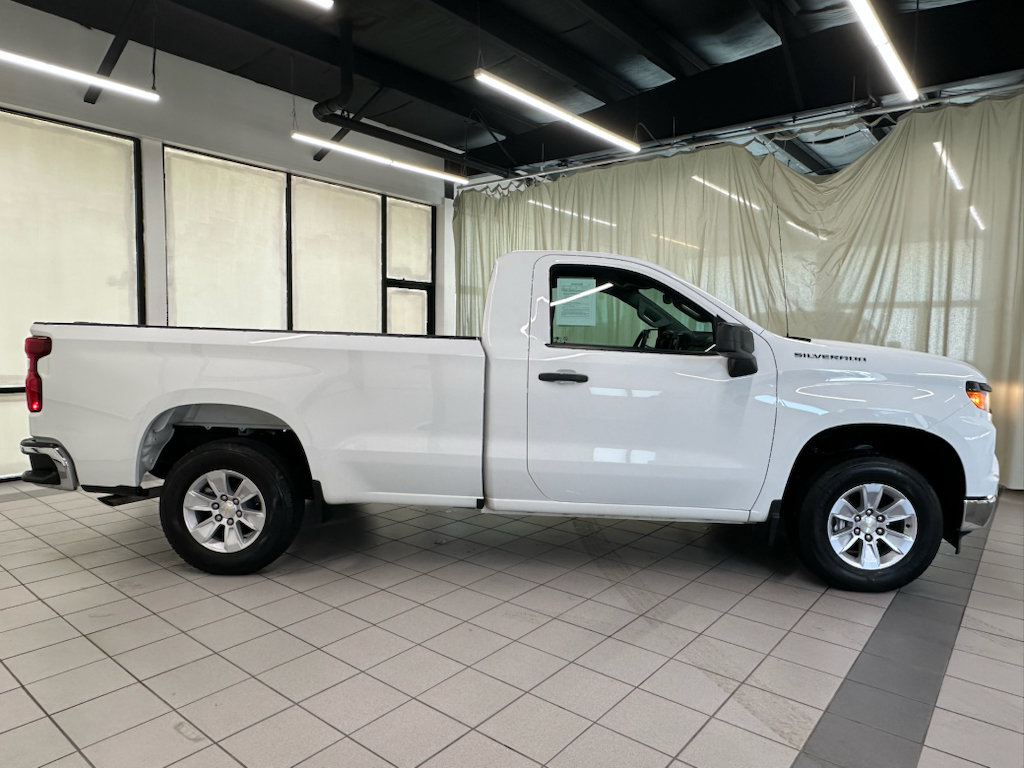Used 2025 Chevrolet Silverado 1500 W/T RWD image 3