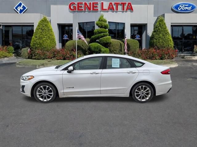 Certified 2019 Ford Fusion SE image 3