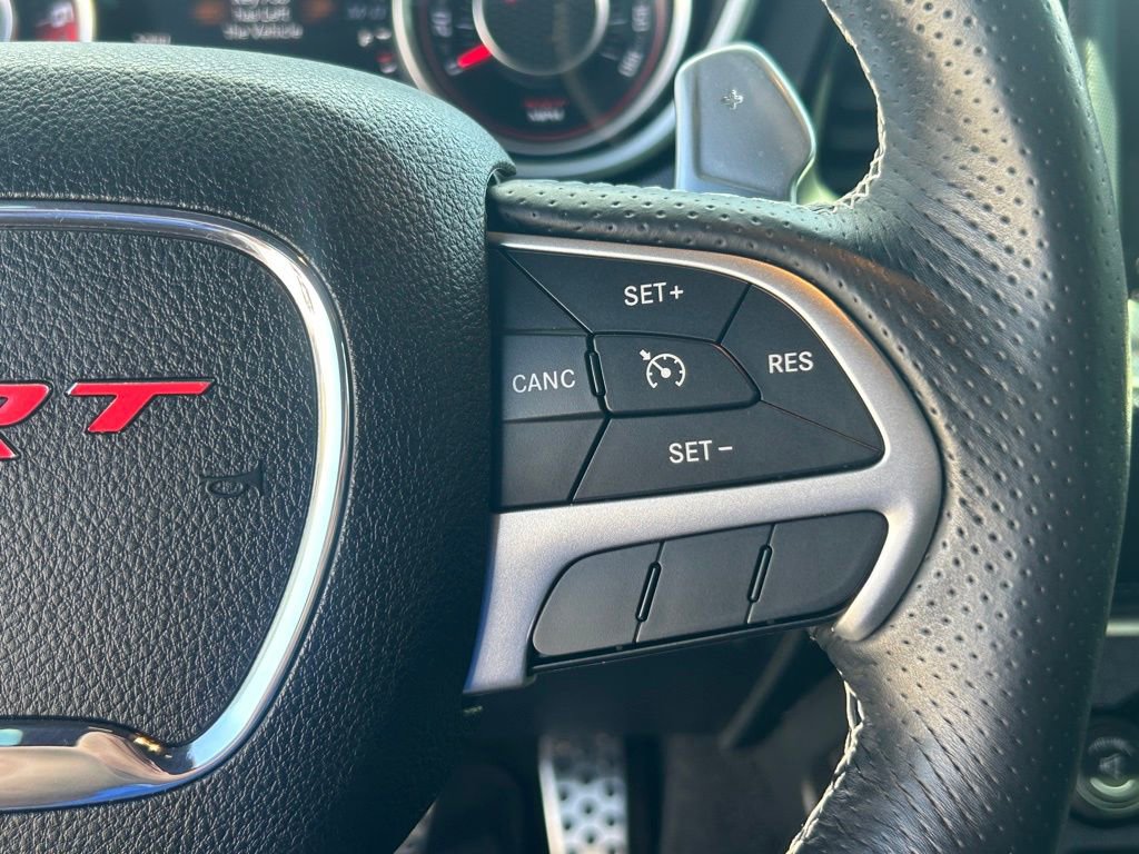 Used 2015 Dodge Challenger SRT image 37