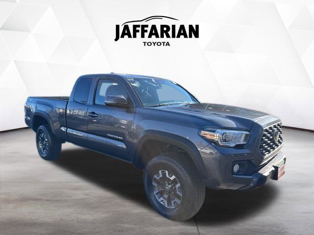 Certified 2020 Toyota Tacoma TRD Off-Road image 2