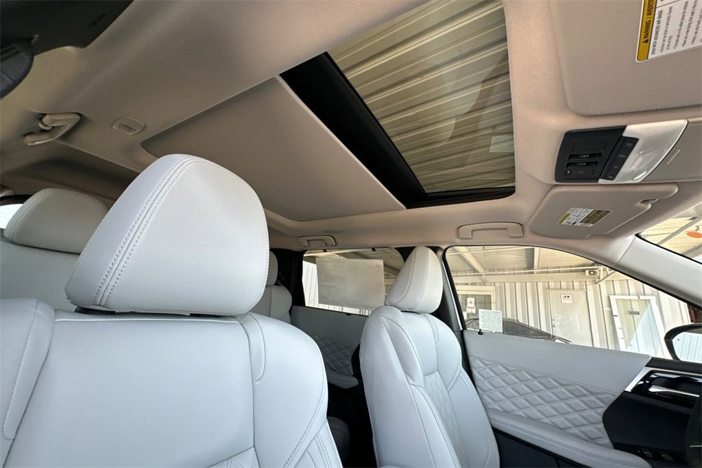 New 2025 Mitsubishi Outlander SEL image 17