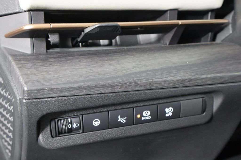 Used 2023 Nissan Ariya FWD image 23