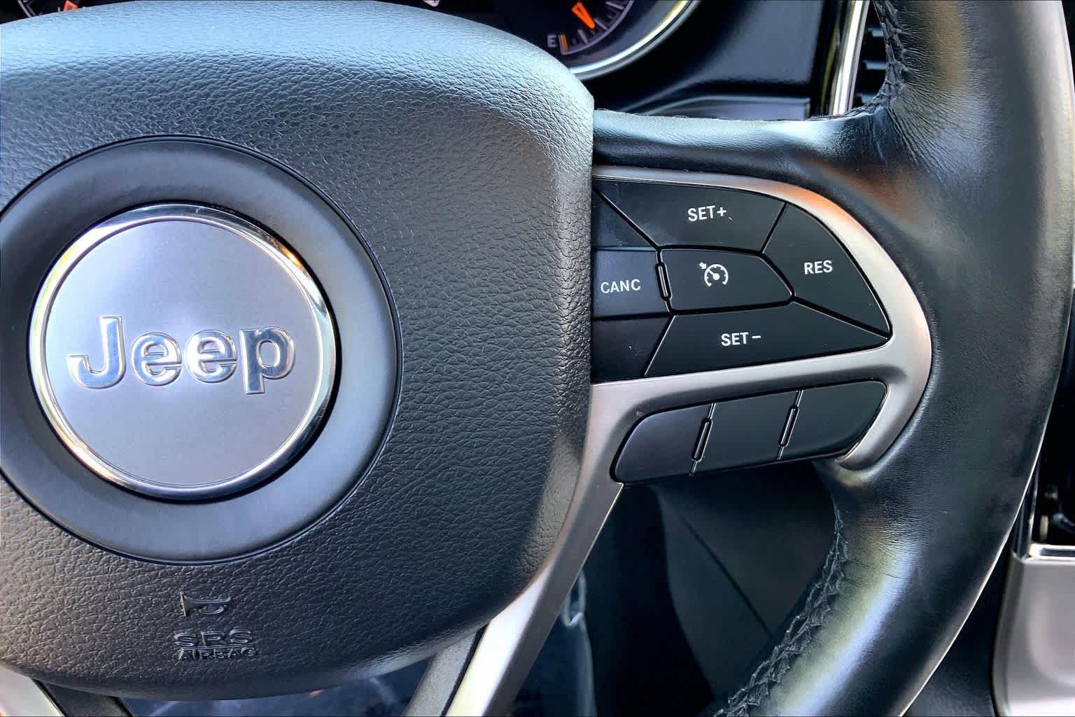 Used 2019 Jeep Grand Cherokee Limited AWD/4WD image 25