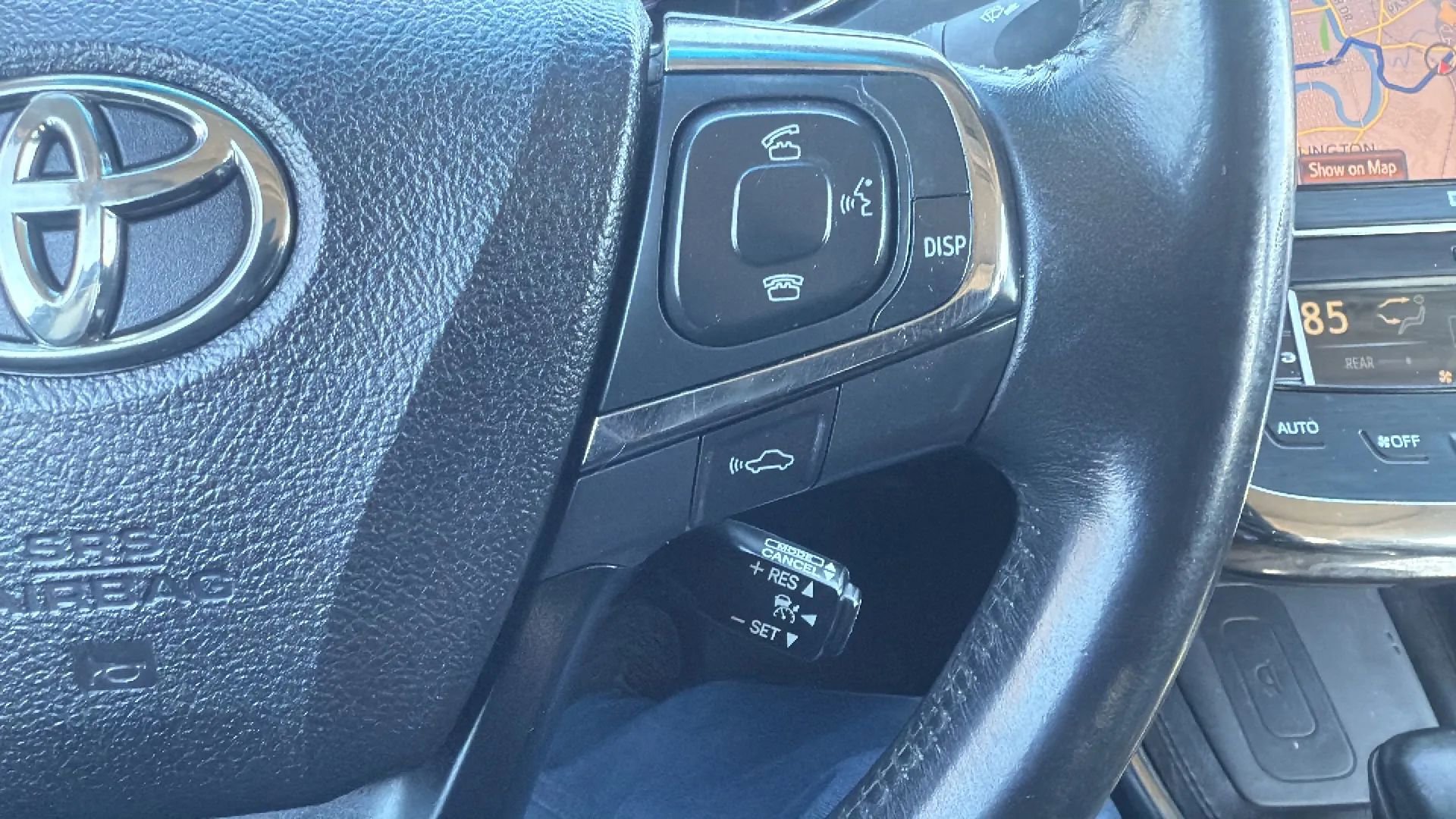 Used 2014 Toyota Avalon Limited w/ Technology Package FWD image 11