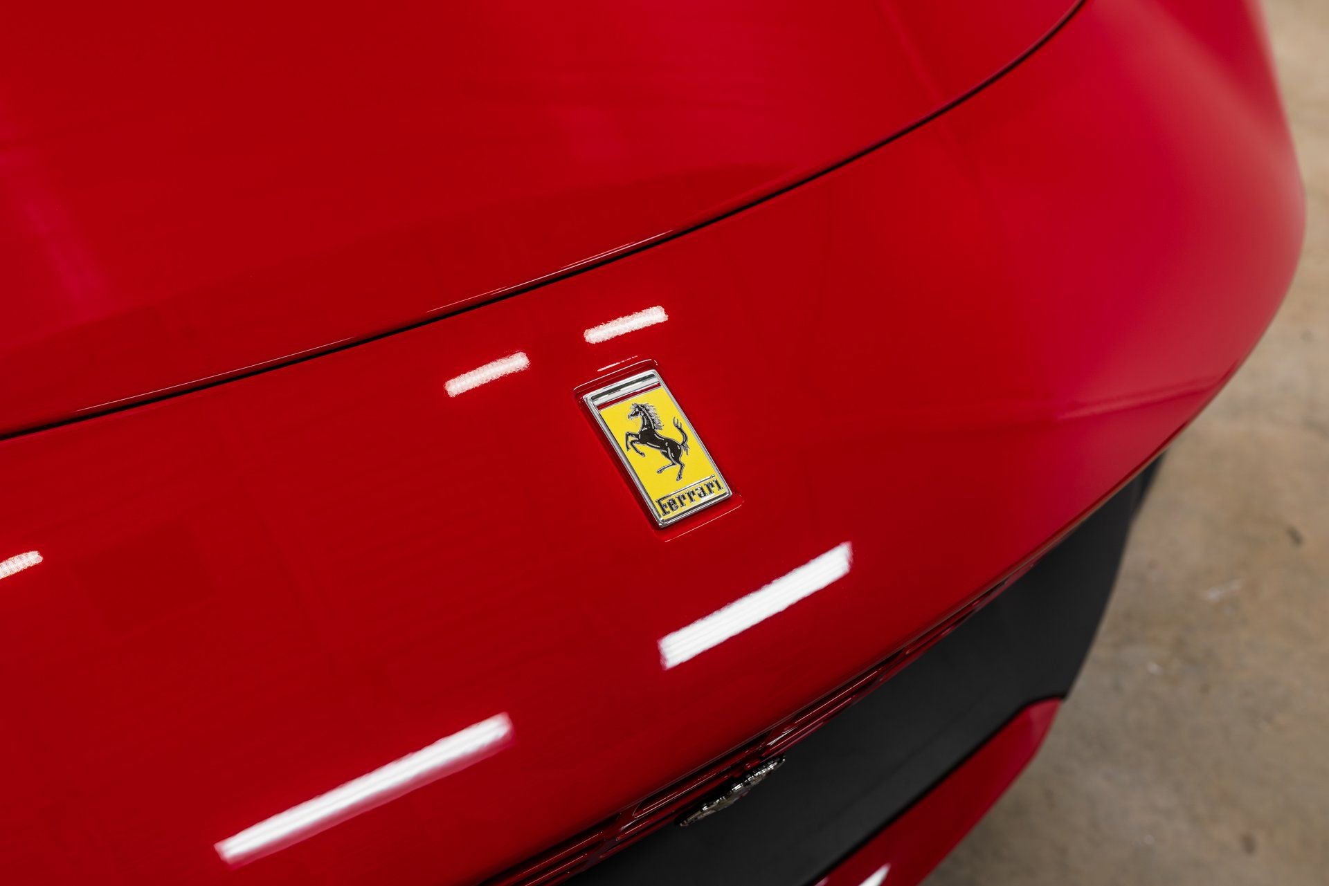 Certified 2025 Ferrari Roma Spider RWD image 51