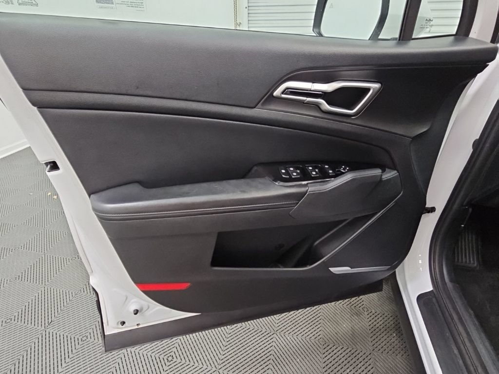 Used 2023 Kia Sportage EX FWD image 31