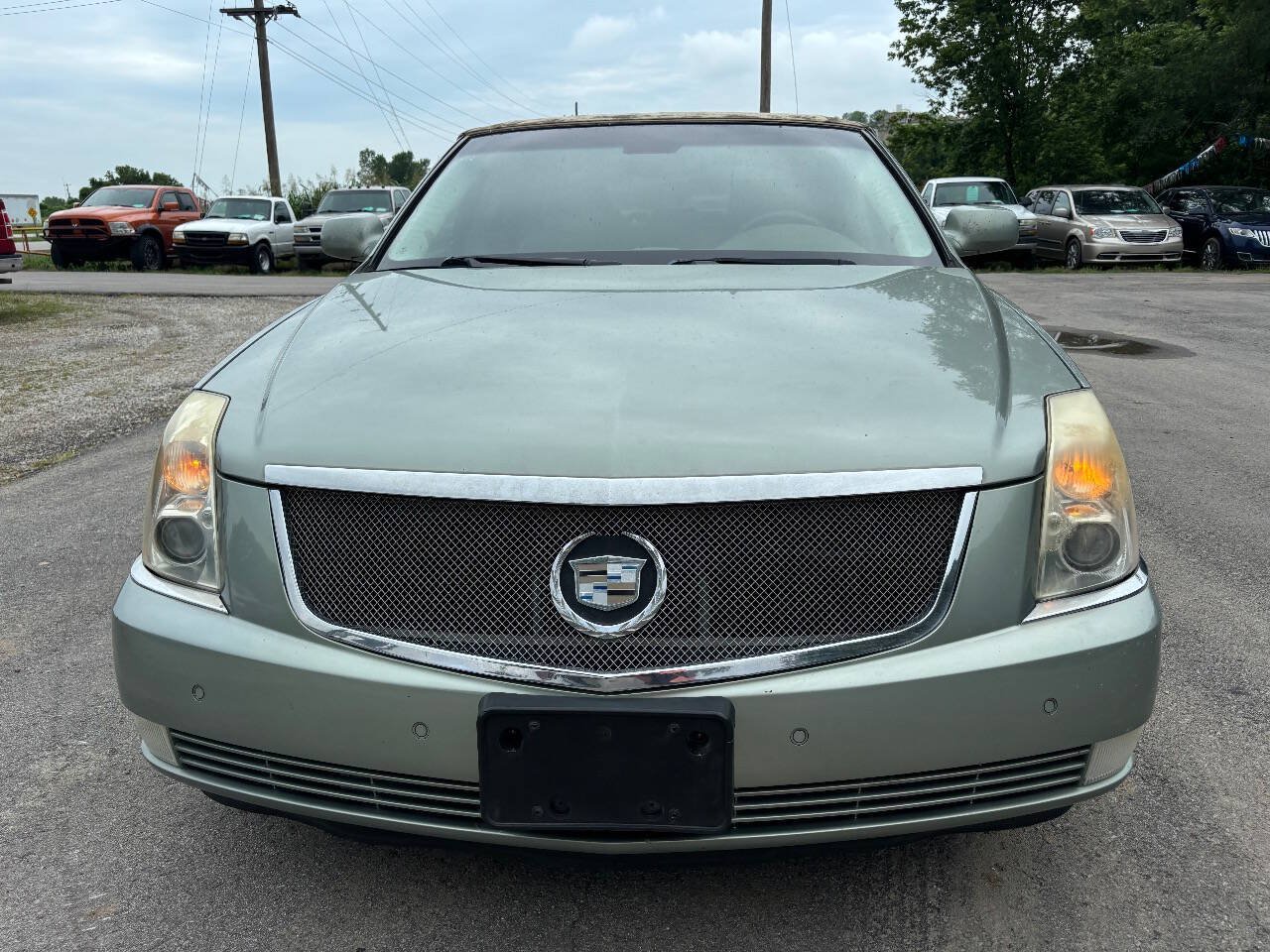 Used 2006 Cadillac DTS w/ Trunk Convenience Package FWD image 3