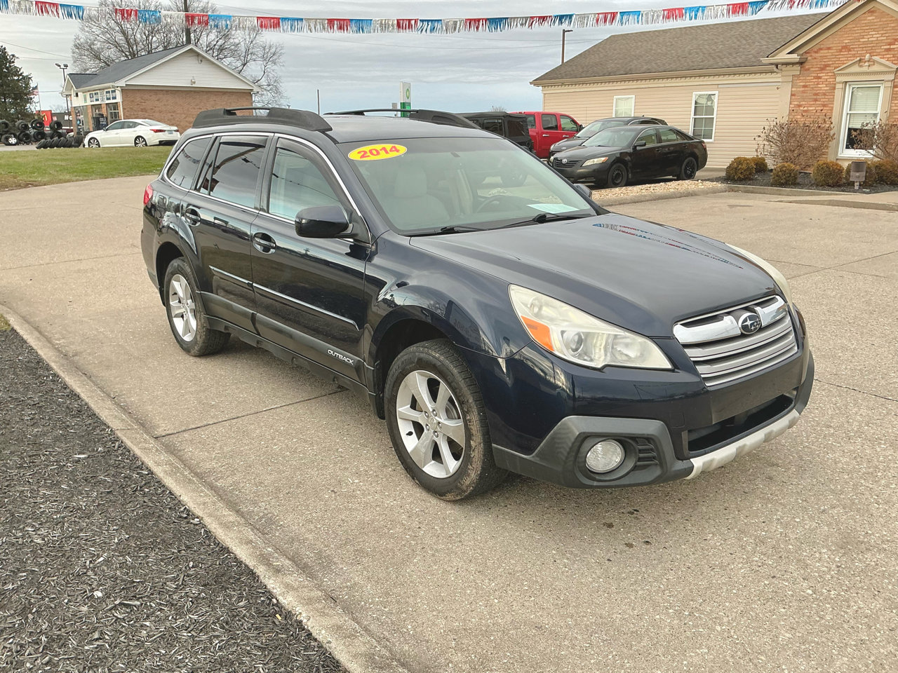 Used 2014 Subaru Outback 2.5i Limited w/ Moonroof Package image 3