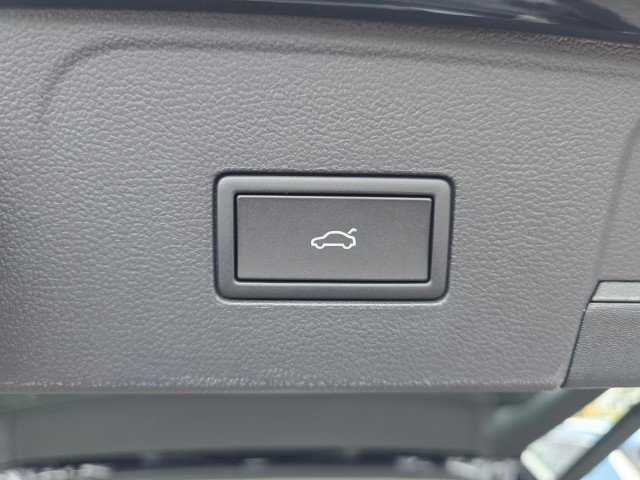 New 2026 Volkswagen Atlas SE image 17