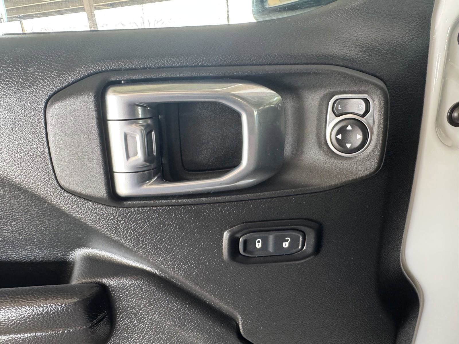 Used 2021 Jeep Wrangler Unlimited Sport image 23