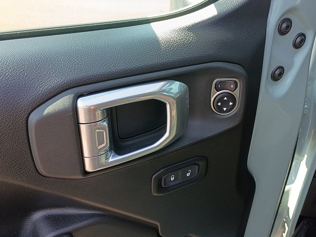 Used 2024 Jeep Wrangler Unlimited Sport AWD/4WD image 18