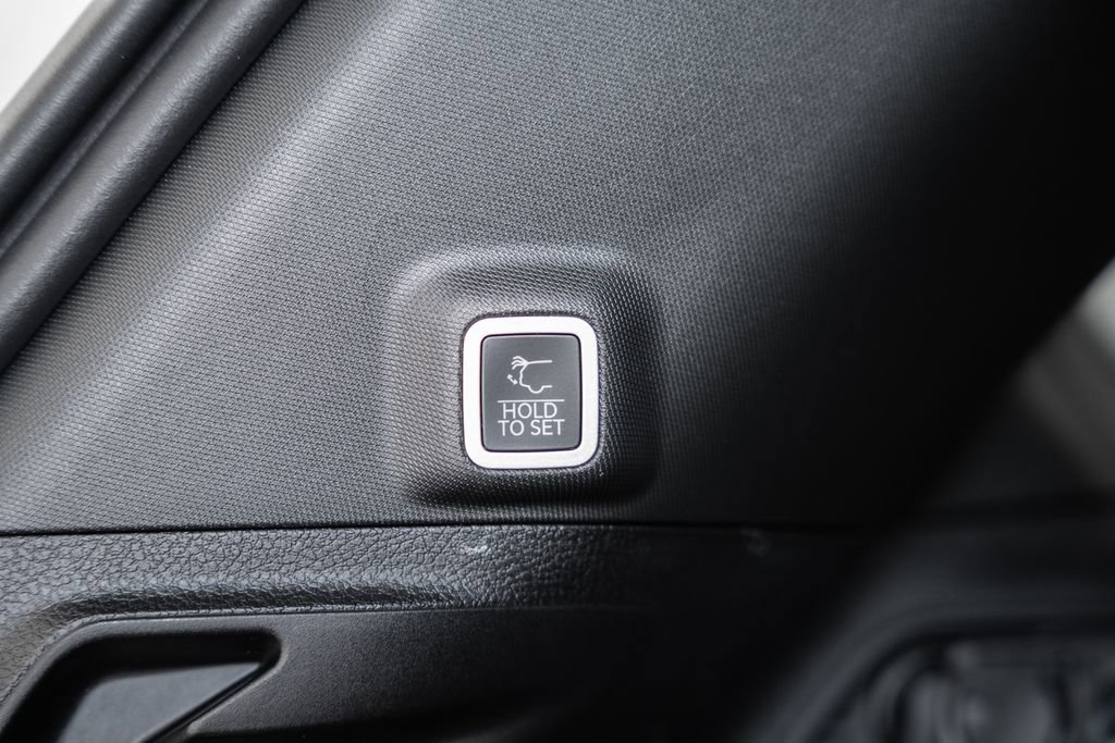 New 2025 Jeep Grand Cherokee Summit image 11