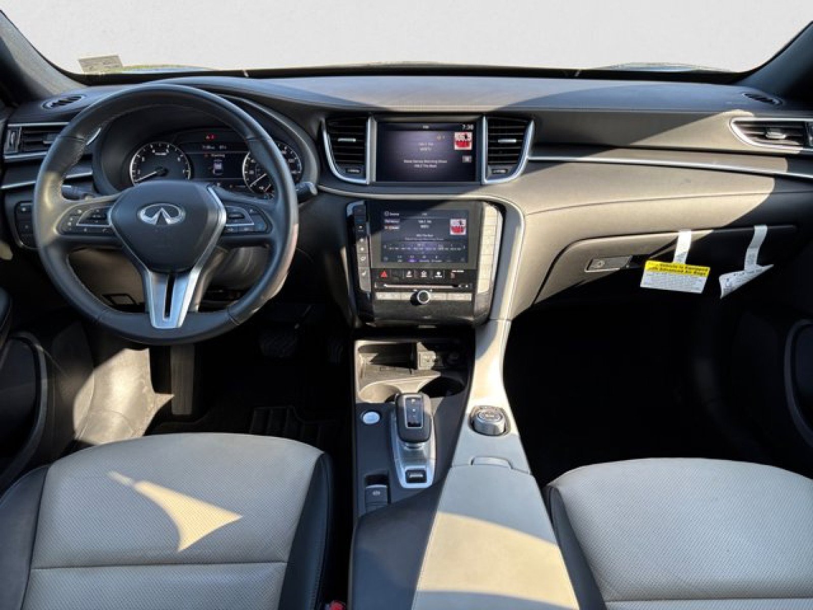 Certified 2025 INFINITI QX55 Luxe image 13