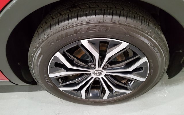 Used 2023 Toyota Crown Limited image 38