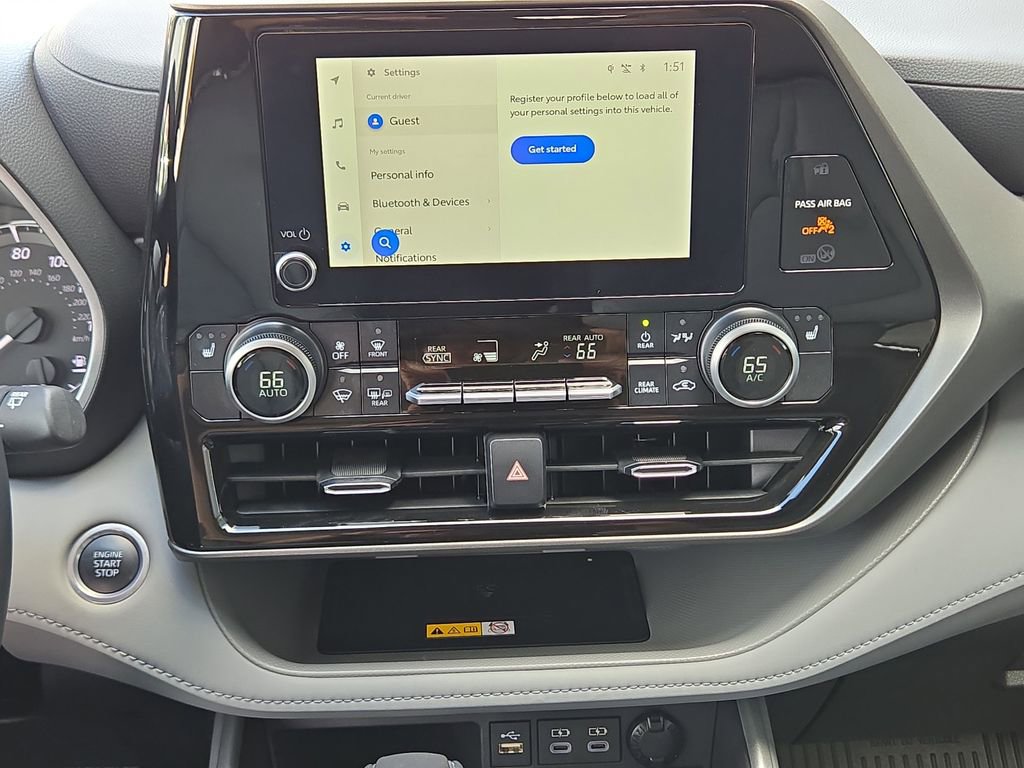 Used 2024 Toyota Highlander LE image 15