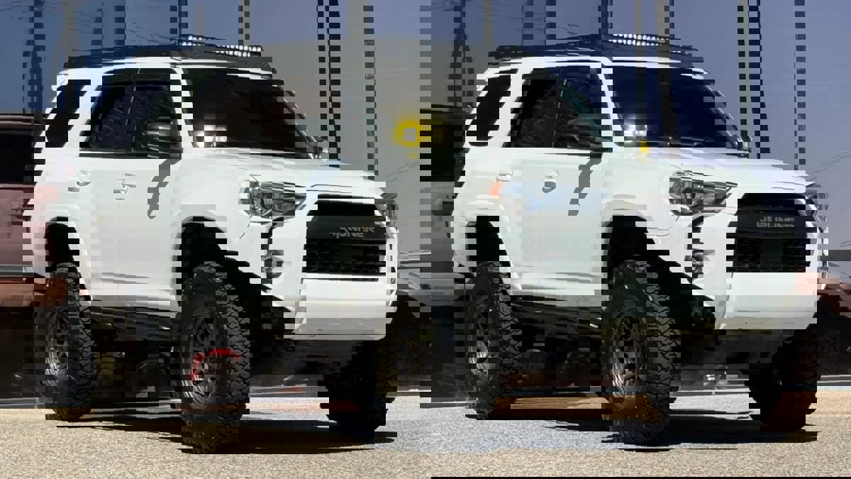 Used 2023 Toyota 4Runner SR5 Premium AWD/4WD image 17