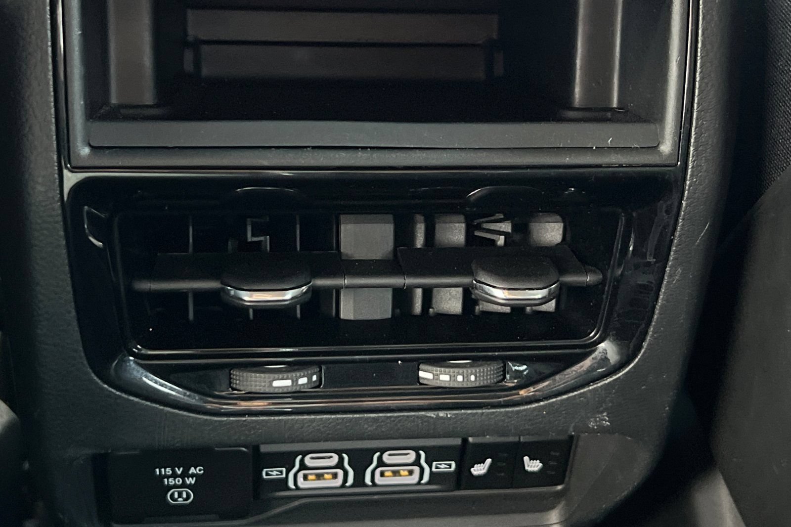 Used 2024 Jeep Grand Cherokee Limited RWD image 17