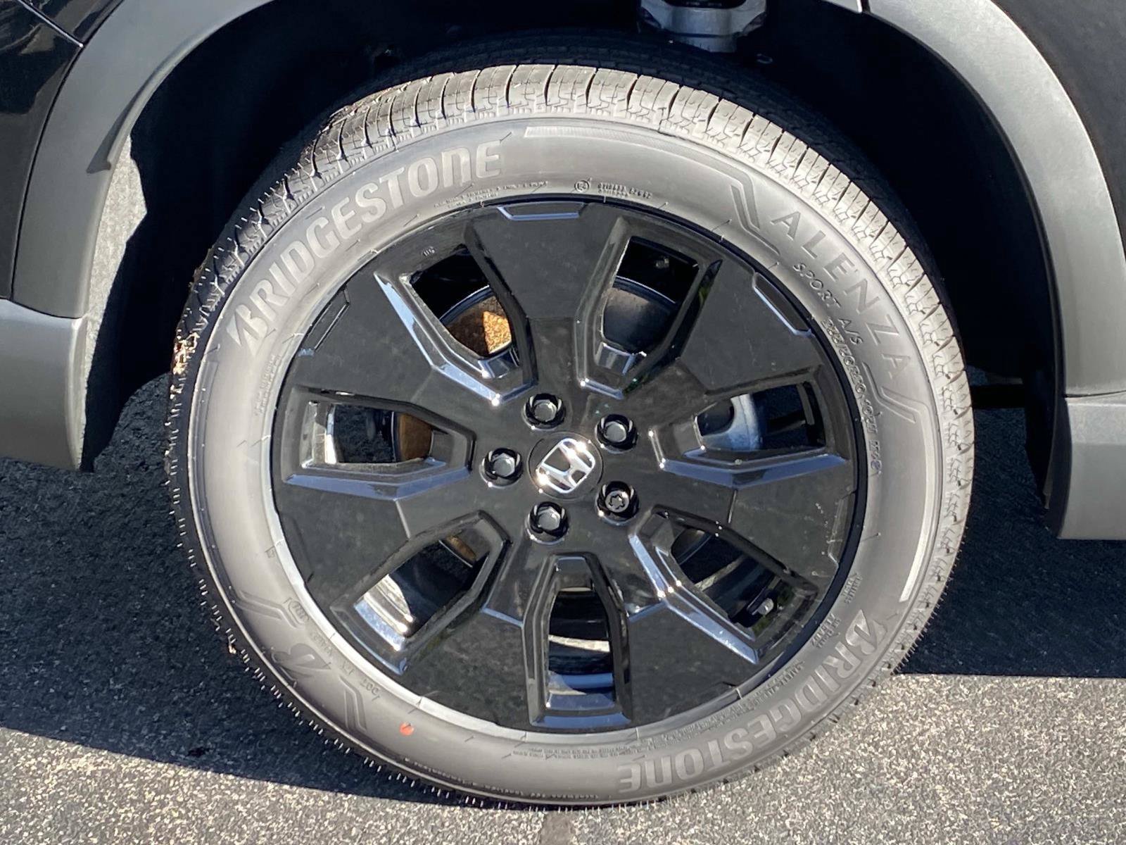 New 2026 Honda Pilot Black Edition image 4